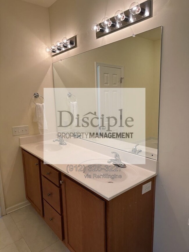 Building Photo - 169 Regency Cir