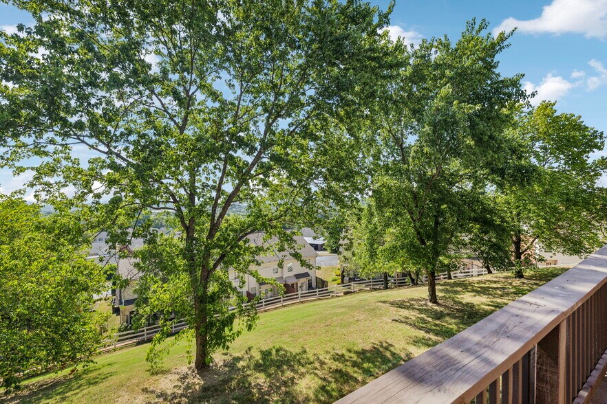 Building Photo - 1614 Brentwood Pointe