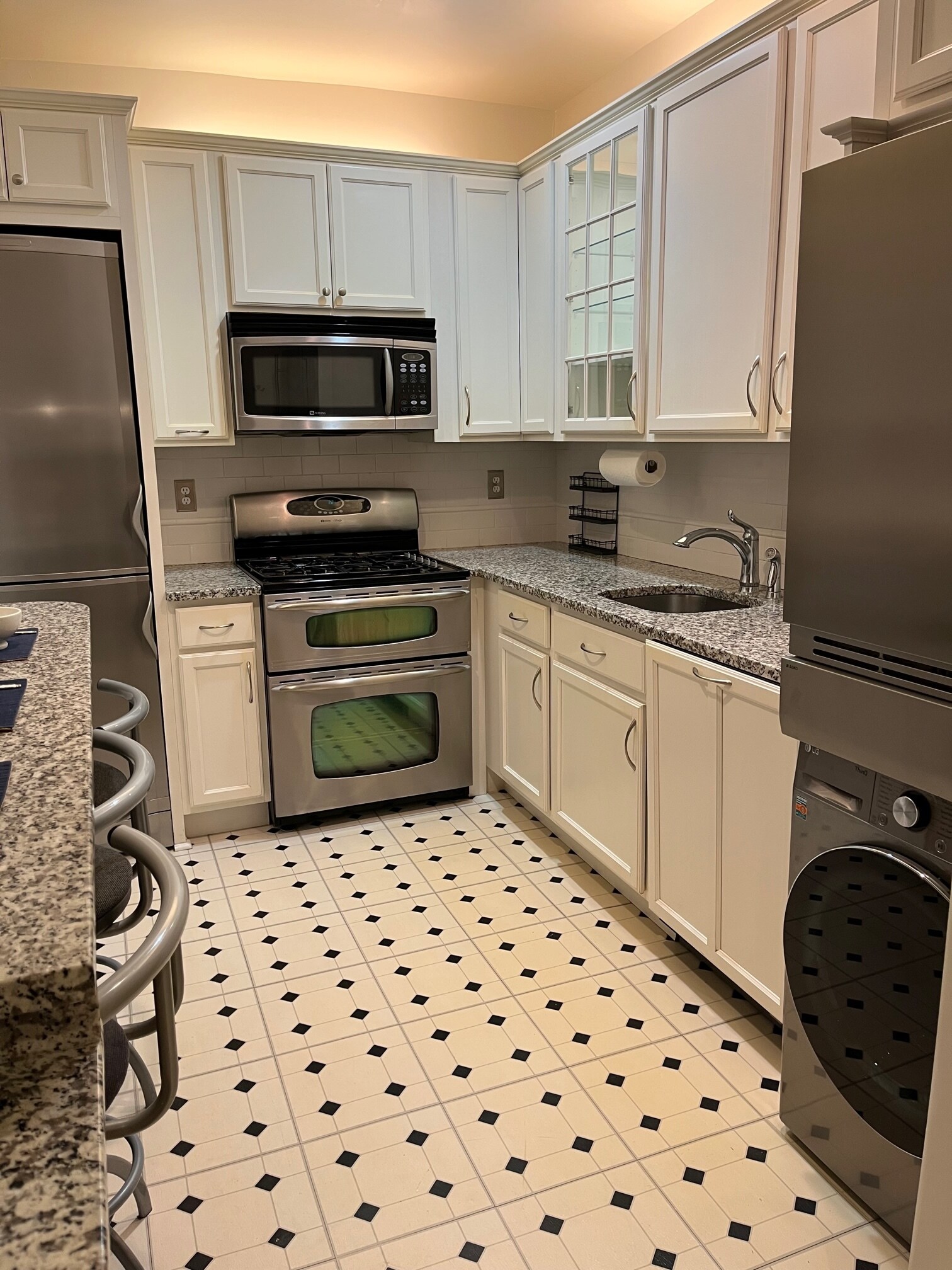 kitchen - 3401 Greenway