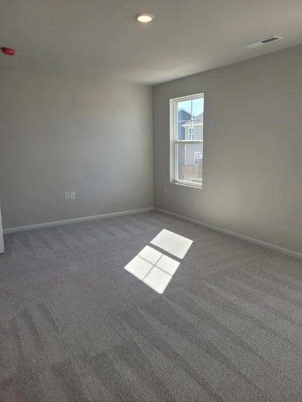 Building Photo - 1950 Rosedale Rdg Ave