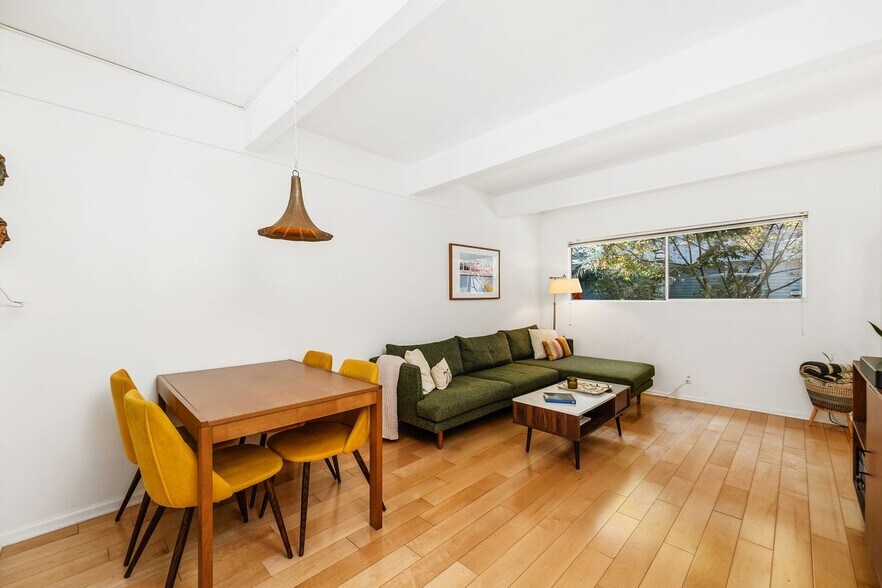 Building Photo - 4040 Grand View Blvd