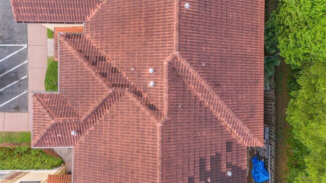 Building Photo - 1490 NE 33rd Ave