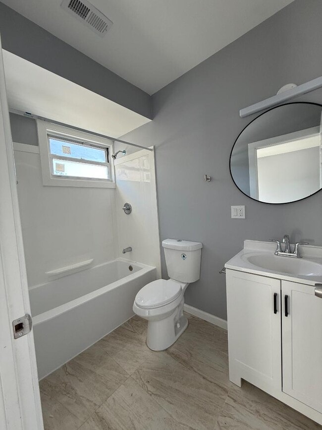 Building Photo - 1637 South Ave