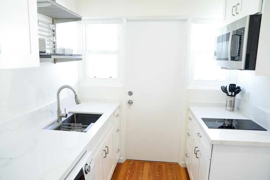 Building Photo - 4838 Muir Ave