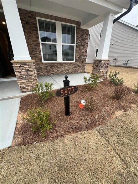 Building Photo - 5877 Cabernet Ln