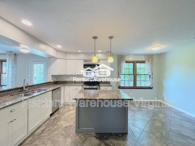 Building Photo - 2045 Cheshire Forest Ct