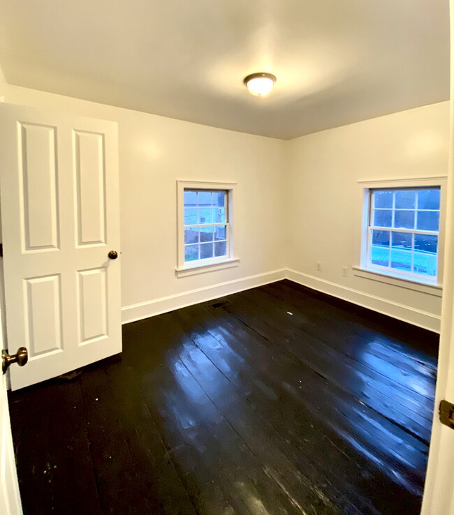 Building Photo - 4002 Chatham St