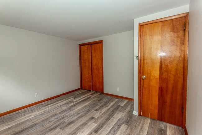 Building Photo - 2533 Sylvania Dr