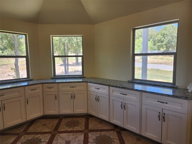 Building Photo - 8127 Burleson Manor Rd