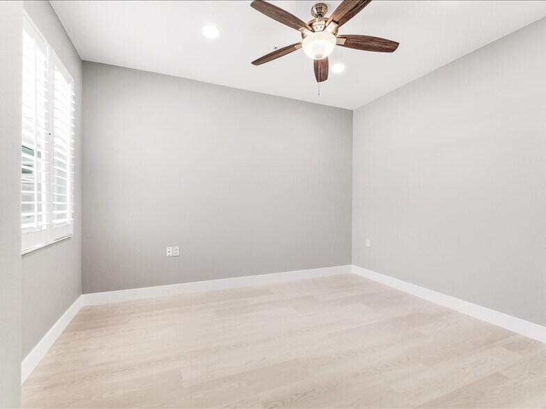 Building Photo - 4655 Hawks Nest Way