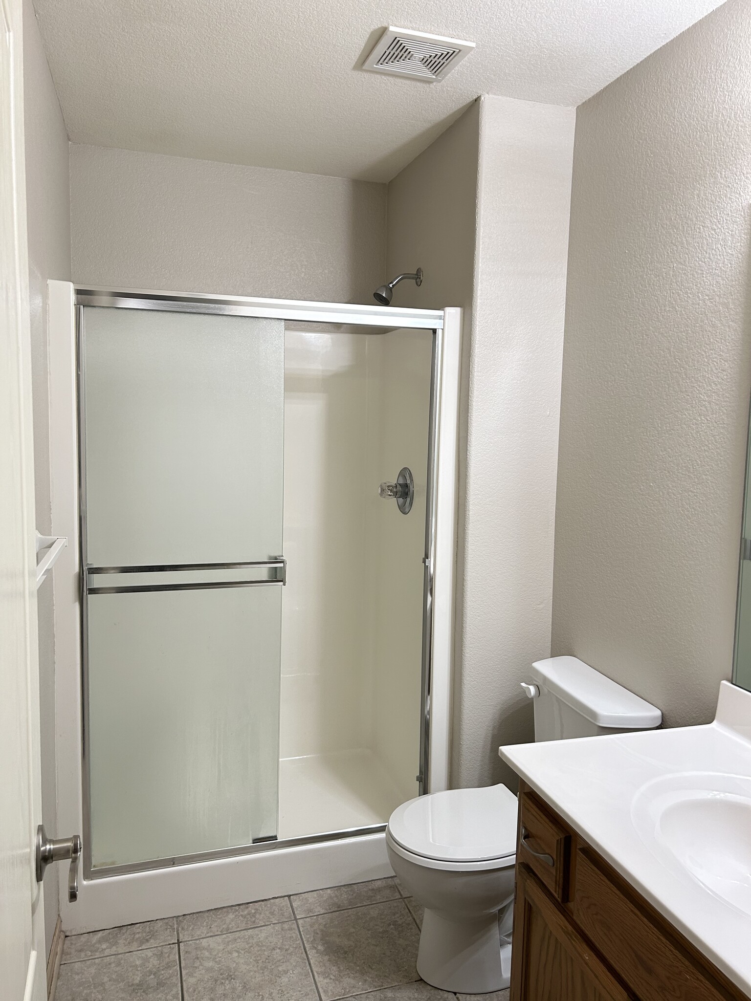 Downstairs full bathroom - 1211 NW Ashley Ln