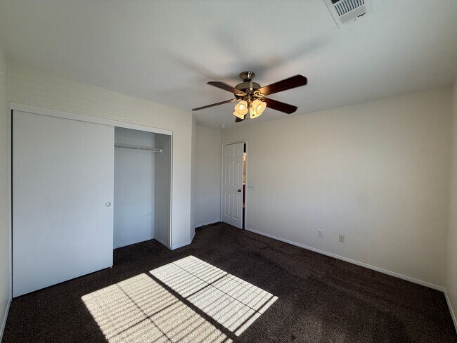Building Photo - 43439 Bale Ct