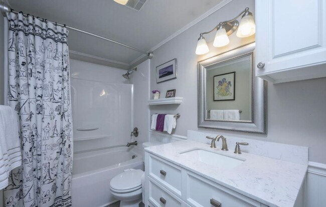 Building Photo - 6219 Harbourside Dr