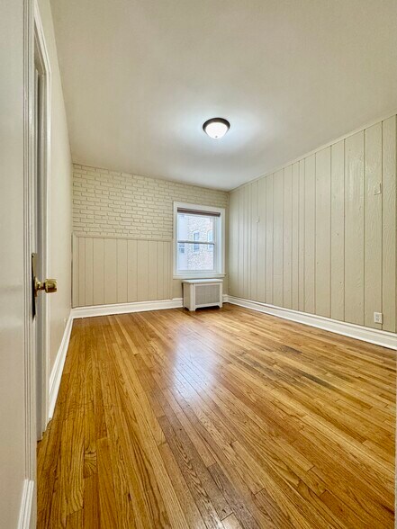 Bedroom #2 - 4831 W Roscoe St