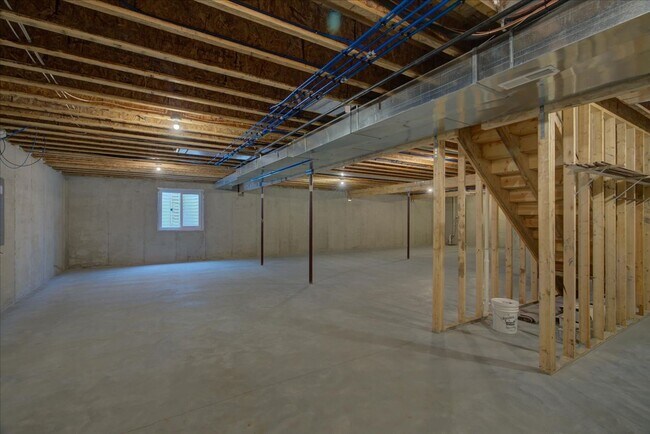 Building Photo - 525 Dragon Willow Ln