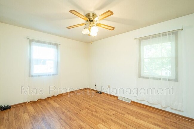 Building Photo - 5315 Merced St