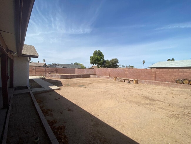 Building Photo - 14619 N 62nd Ave