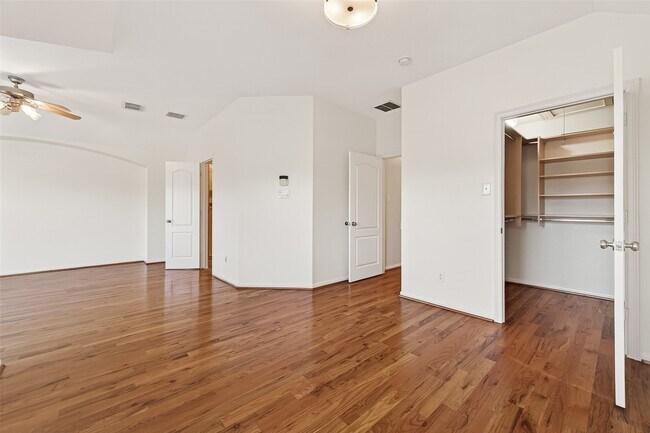 Building Photo - 17719 Brair Arbor