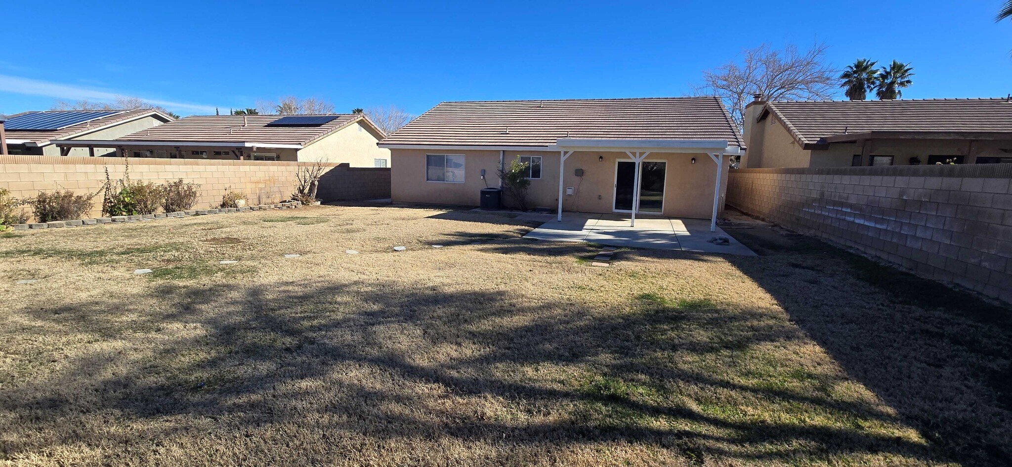 Building Photo - 43627 6th St E