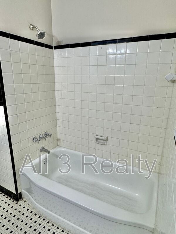 Building Photo - 108 Brantwood Dr