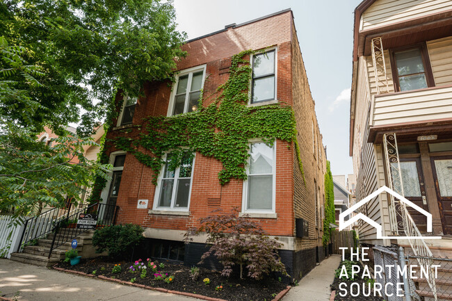 Building Photo - 1446 W Fletcher St