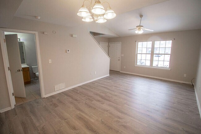 Building Photo - 1413 Greensboro Dr