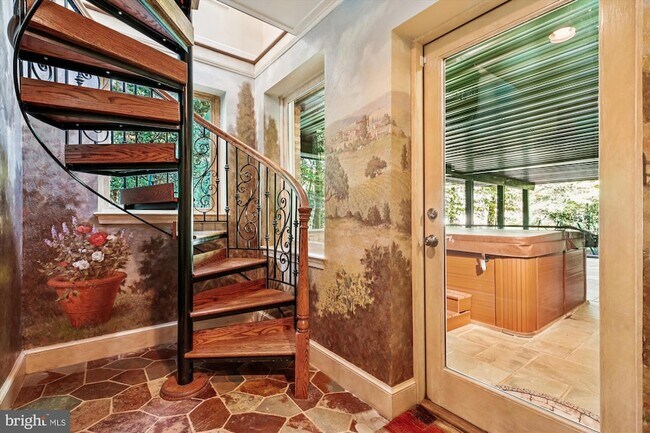 Building Photo - 9454 Newbridge Dr