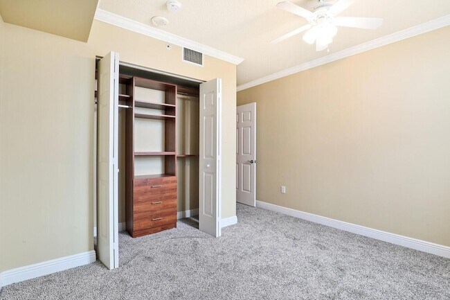 Building Photo - 610 Clematis St