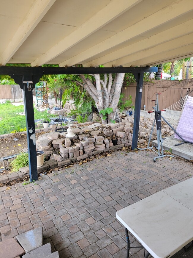 Building Photo - 3952 N Granada Ave