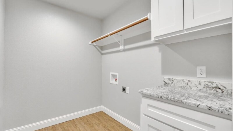 Building Photo - 313 Woodstock Ln
