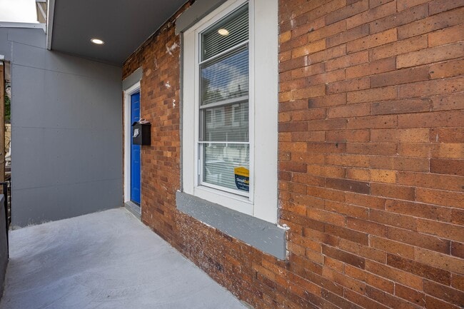 Building Photo - 574 Herman St