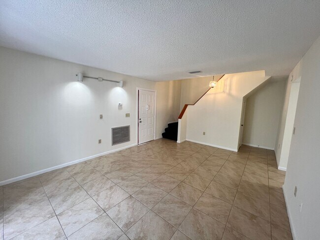 Building Photo - 3583 Raintree Cir