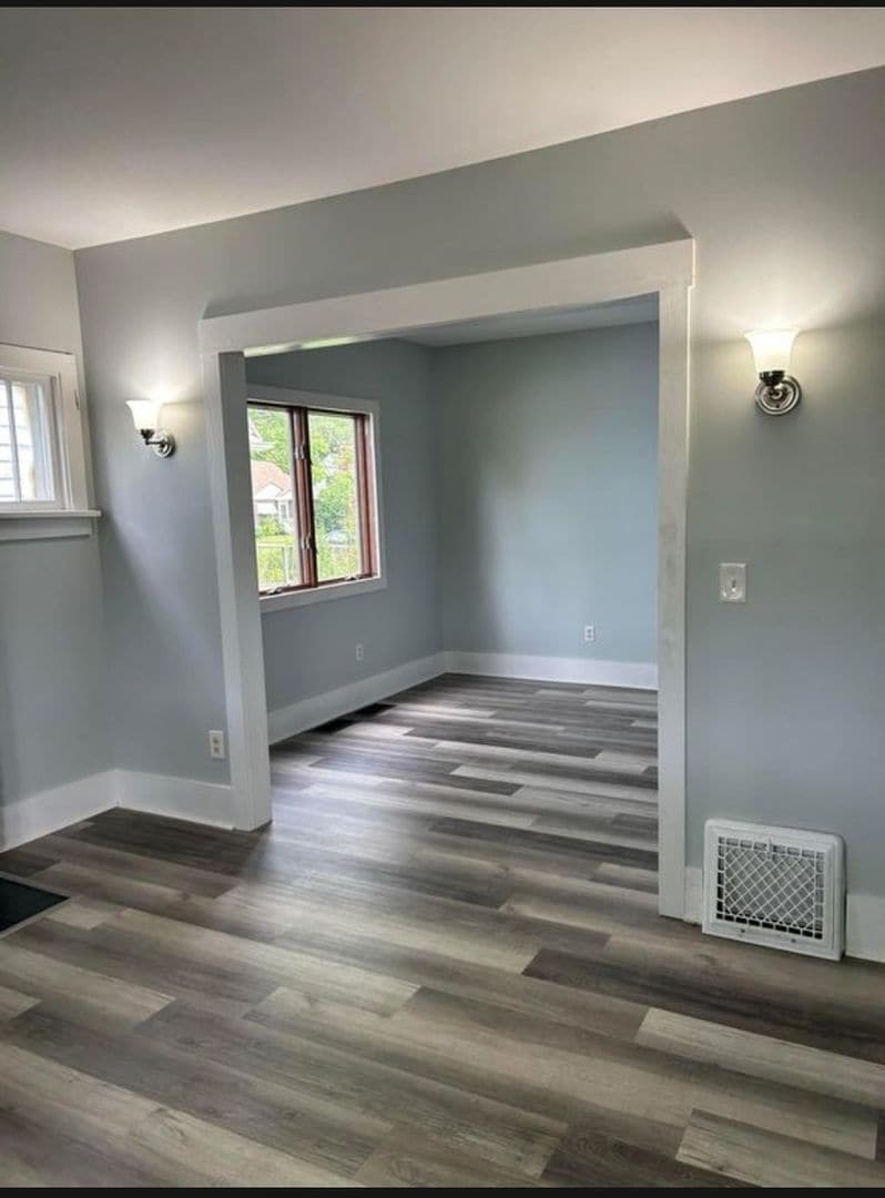 Building Photo - 1605 Kearsley Park Blvd