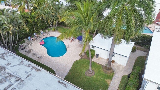 Building Photo - 624 Orton Ave