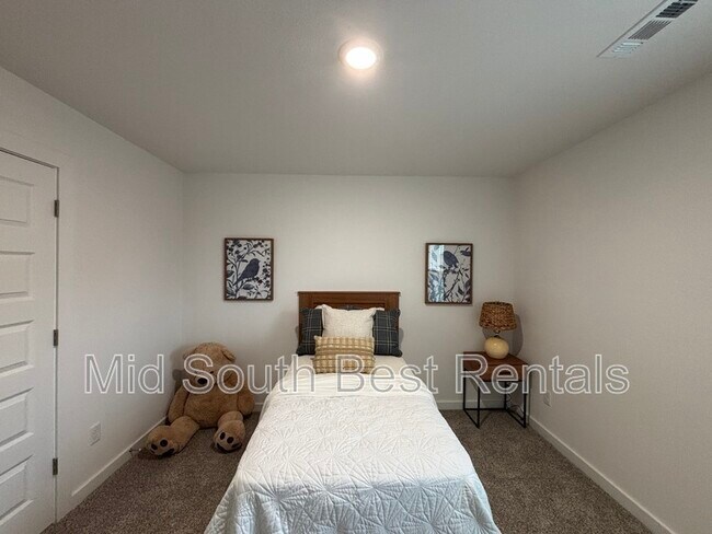 Building Photo - 260 Alyece Ln