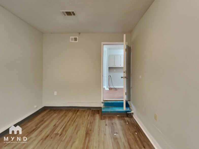 Building Photo - 2154 Ashland Dr