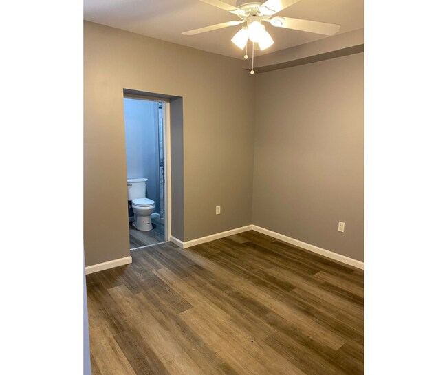 Building Photo - 6 S Franklintown Rd