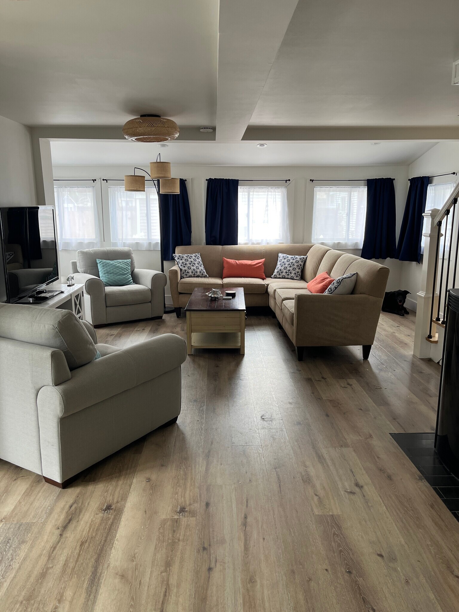 Large open floor plan - 17 S Pine St