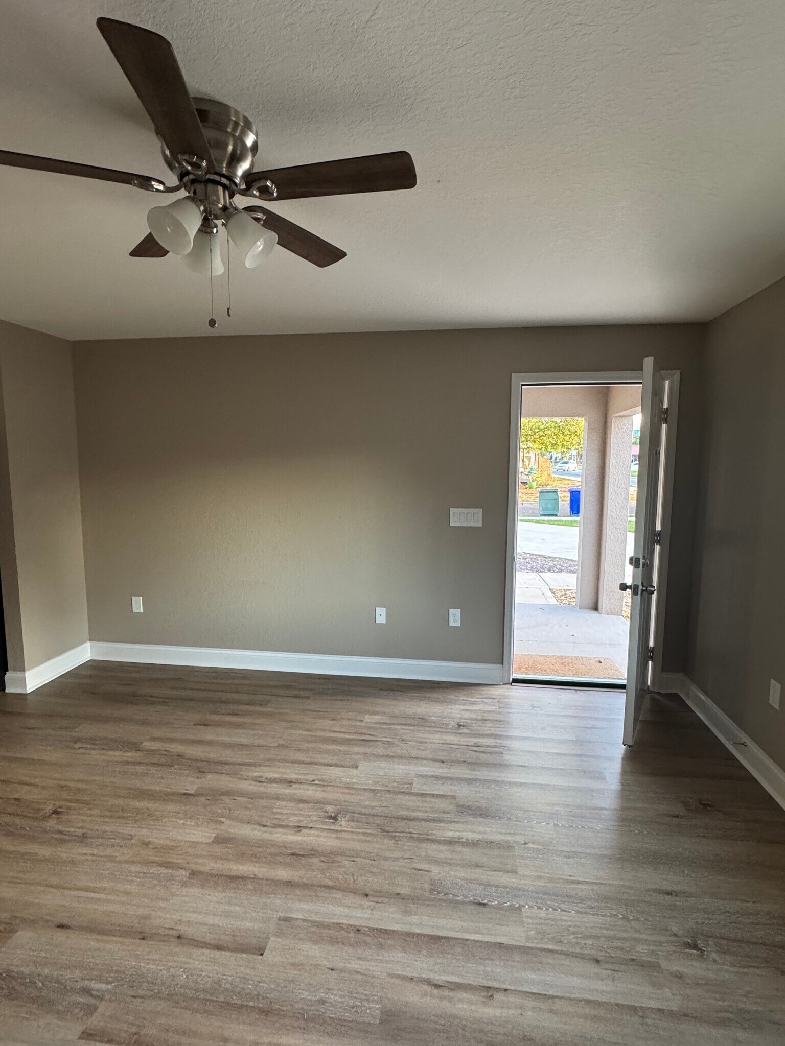 Building Photo - 1149 Sycamore St