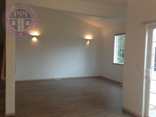 Building Photo - Pet Friendly Beautiful Princeton Village T...