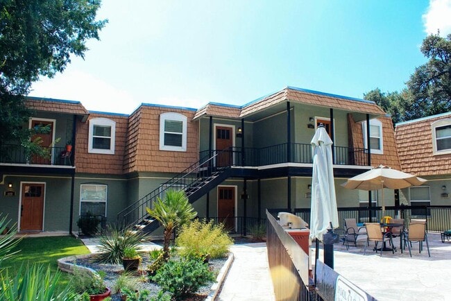 Building Photo - 1500 East Side Dr