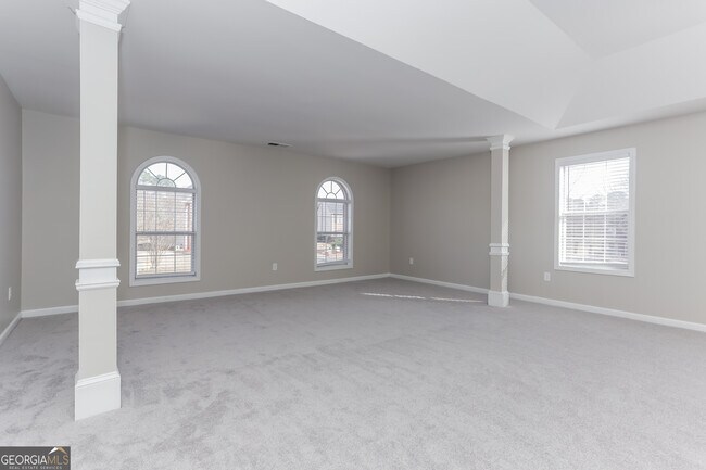 Building Photo - 176 Olympic Dr