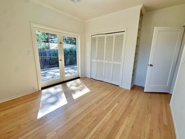 Building Photo - 9 Bungalow Ave