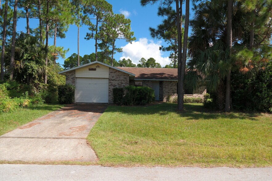 Primary Photo - 19 Woodstone Ln