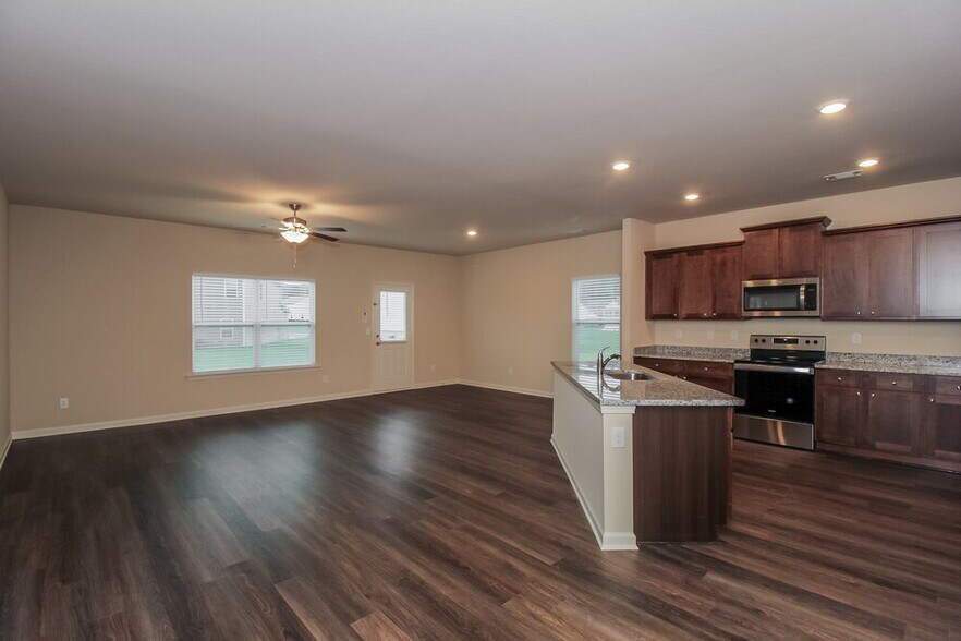 Building Photo - 108 Brook Dr