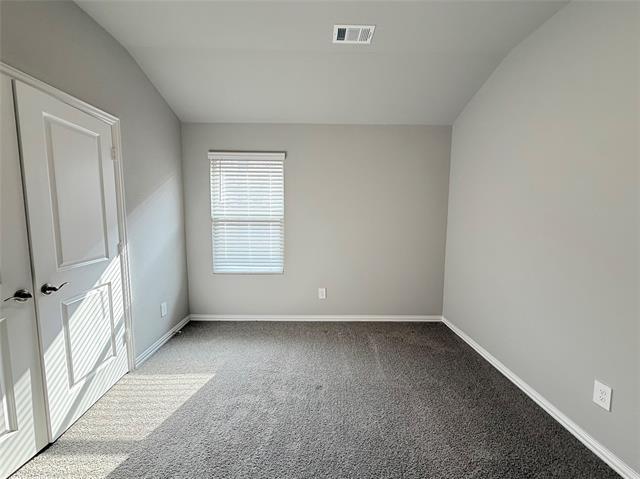 Building Photo - 2215 Gustavus Dr