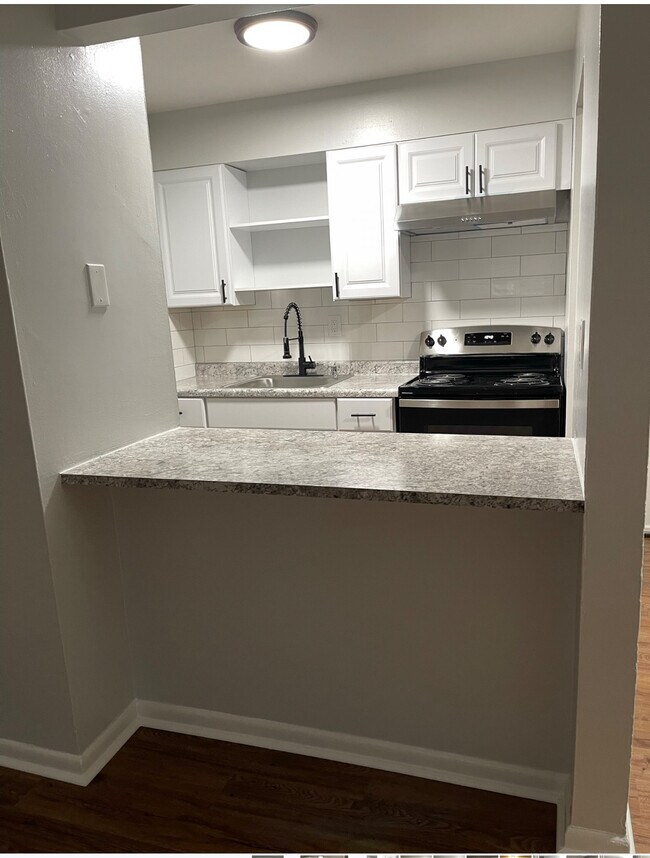 Building Photo - Main Street Milford Apartments LLC