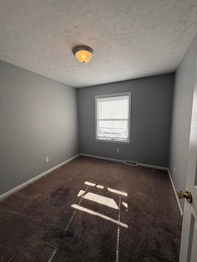 Building Photo - 388 S Eagle Creek Dr