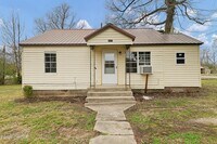 Building Photo - 4010 Ennis St