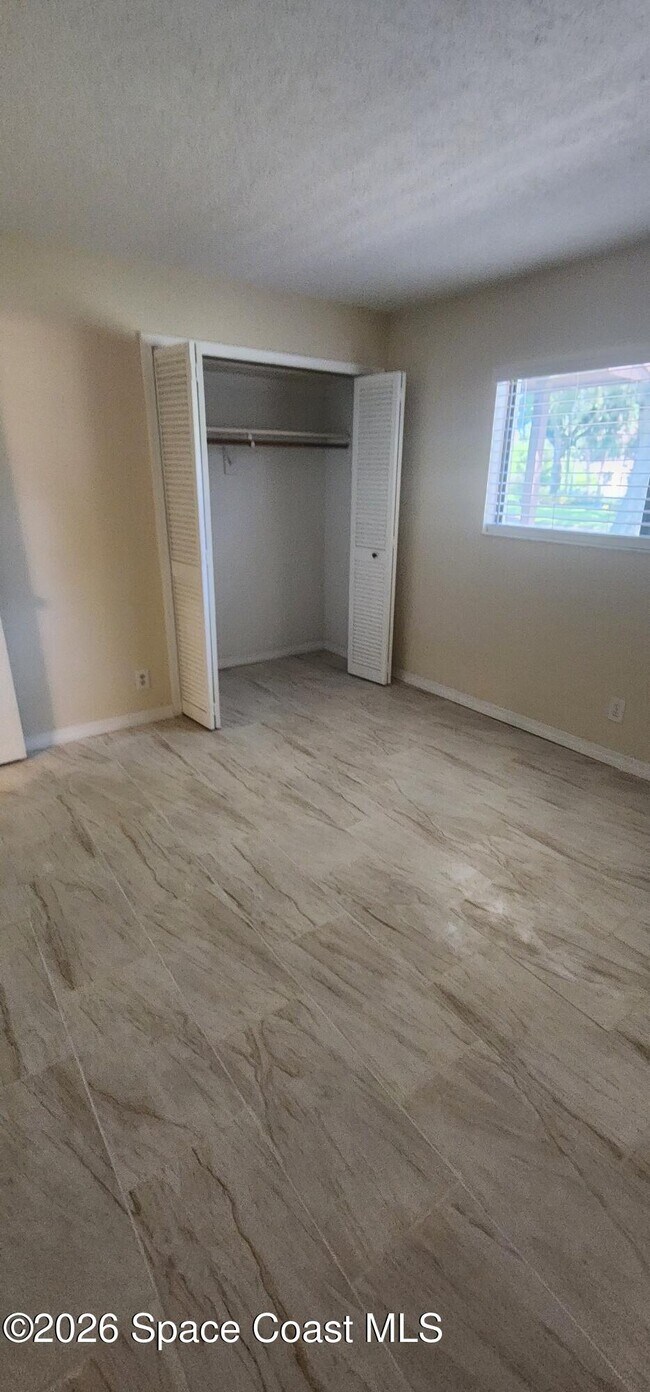 Building Photo - 255 S Tropical Trail